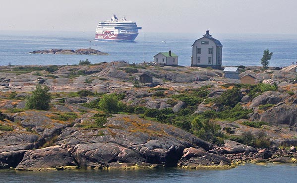 Day cruise with meal package, 12 hours